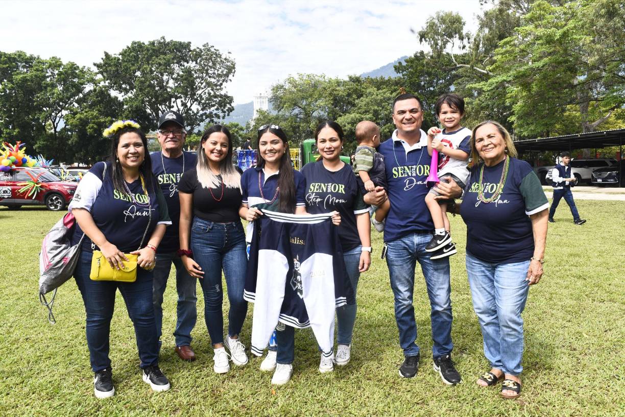 Belkys Ríos, José Ríos, Crystel Sanders, Malisa Ríos, Reyna Navarro, Juan Pablo Ríos, José Manuel Ríos, Emanuel Ríos y Marta Sanders. 