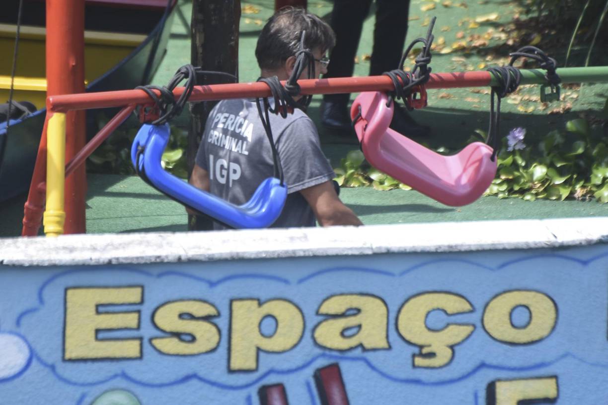 El agresor, del que se desconoce su identidad, saltó el muro de la escuela y comenzó a atacar a los niños de forma aleatoria con un hacha pequeña, según la versión oficial.