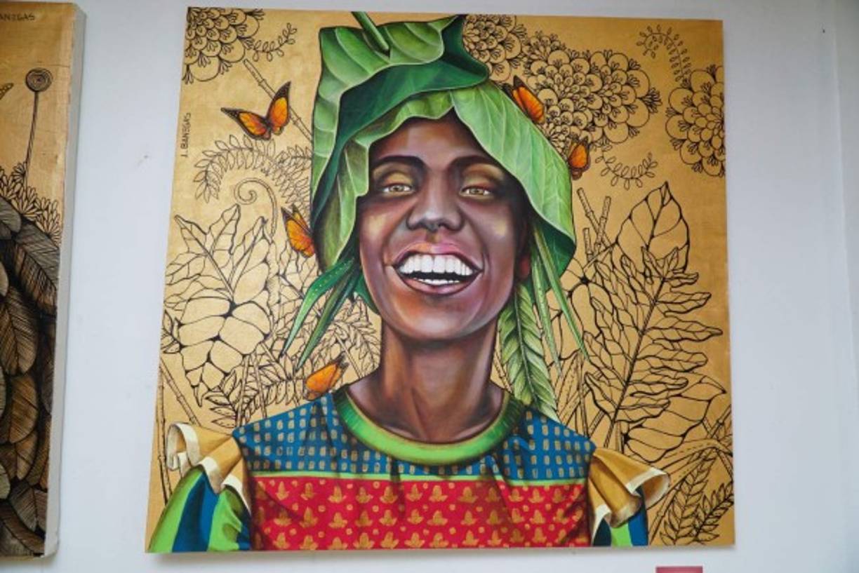 Colección con sello de mujer 'Se vino la felicidad'.