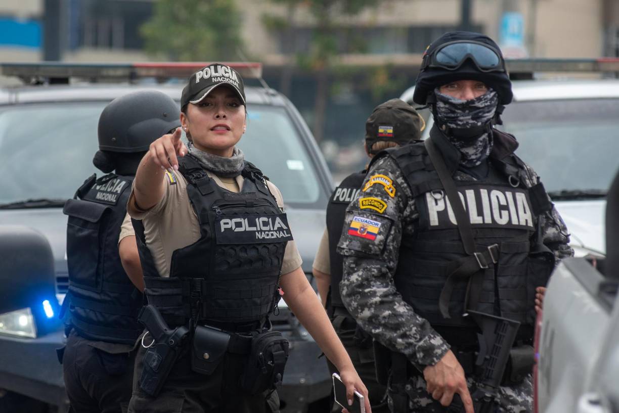 El caos en estas ciudades, sobre todo en Quito, levantó quejas de usuarios por al lentitud en el tránsito generada por la situación. 
