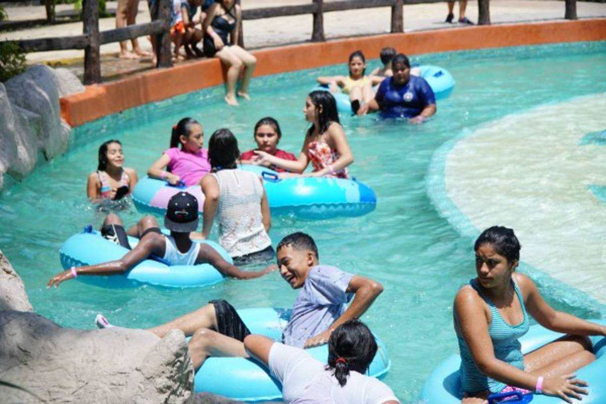 La diversión no tiene límite, hay para elegir diferentes piscinas, áreas ecológicas, toboganes y juegos extremos.