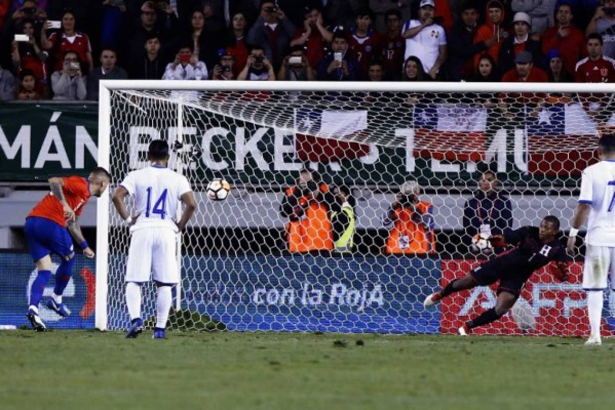 Nicolás Castillo engañó por completo a Luis López y así fue como terminó la victoria de Chile de 4-1 ante Honduras.