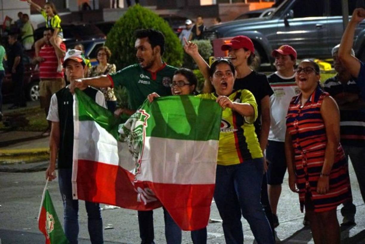 Pequeños y grandes celebraron el campeonato del Marathón.