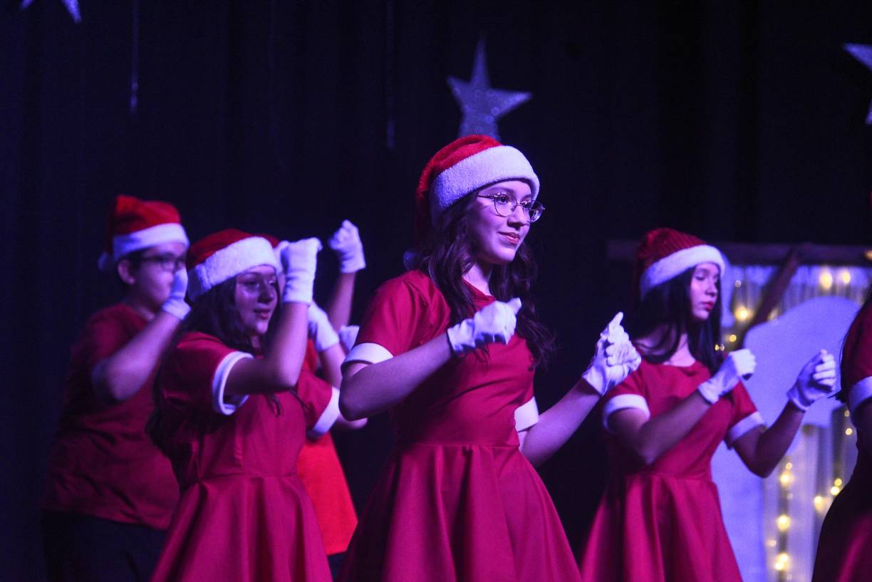 Alumnos desde preescolar hasta bachillerato disfrutaron una noche en familia y con gran espíritu navideño. 