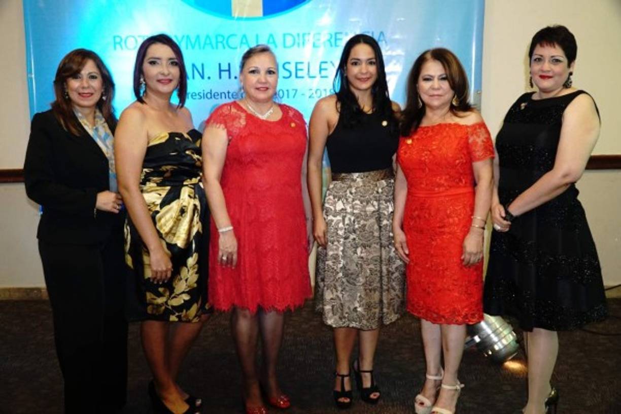 Ena Interiano, Rosa Cano, Bessy Soto, Ena Interiano, Belinda Fajardo y Mercedes Euceda