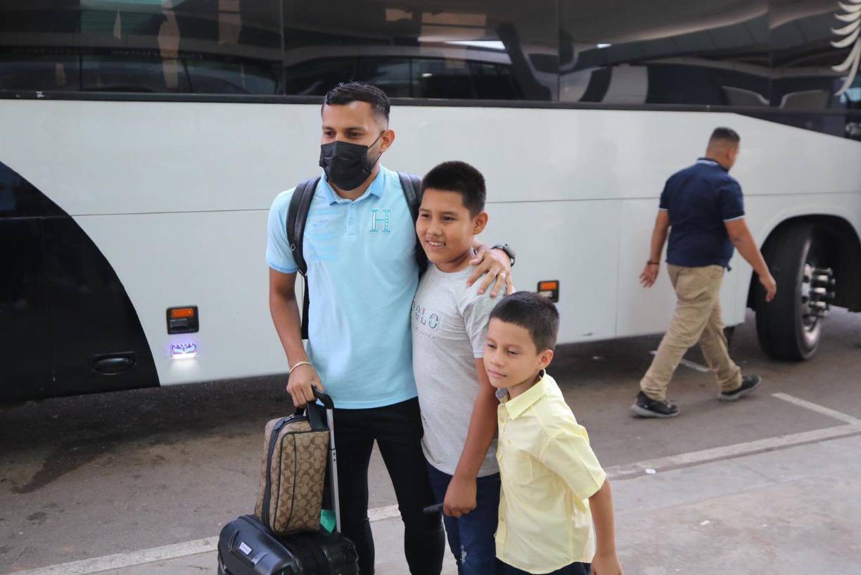 Los seleccionados nacionales aprovecharon para compartir con los presentes y tomarse fotografías con los pequeños.