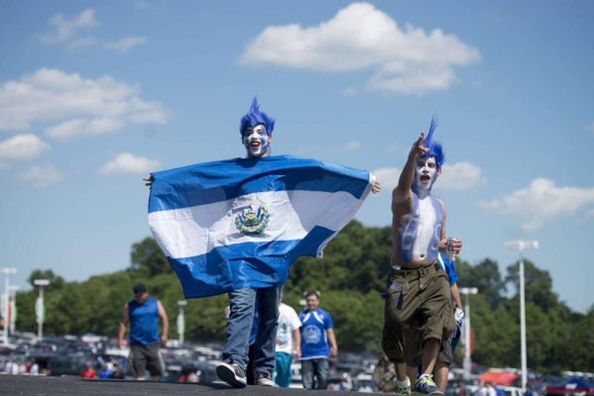 El Salvador recibió su nombre oficial en 1525, fue llamado de esta manera por una fortaleza española que estaba situada en donde hoy se ubica la capital, San Salvador, acorde con el diccionario Oxford.