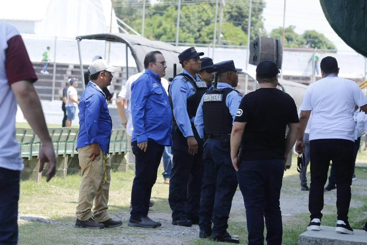 Los directivos de la Liga de Ascenso sacaron al DT de Genesis, Reynaldo Tilguath del camerino por estar suspendido.