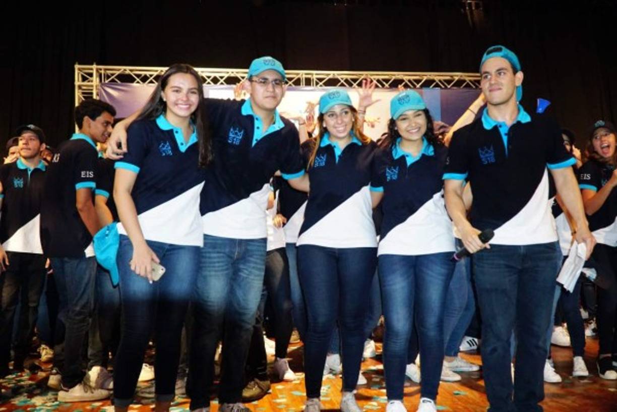 Lucía Matute, Carlos Rodezno, Androlla Alexia Mitri, Ana Ordóñez y Taufic Andonie. .