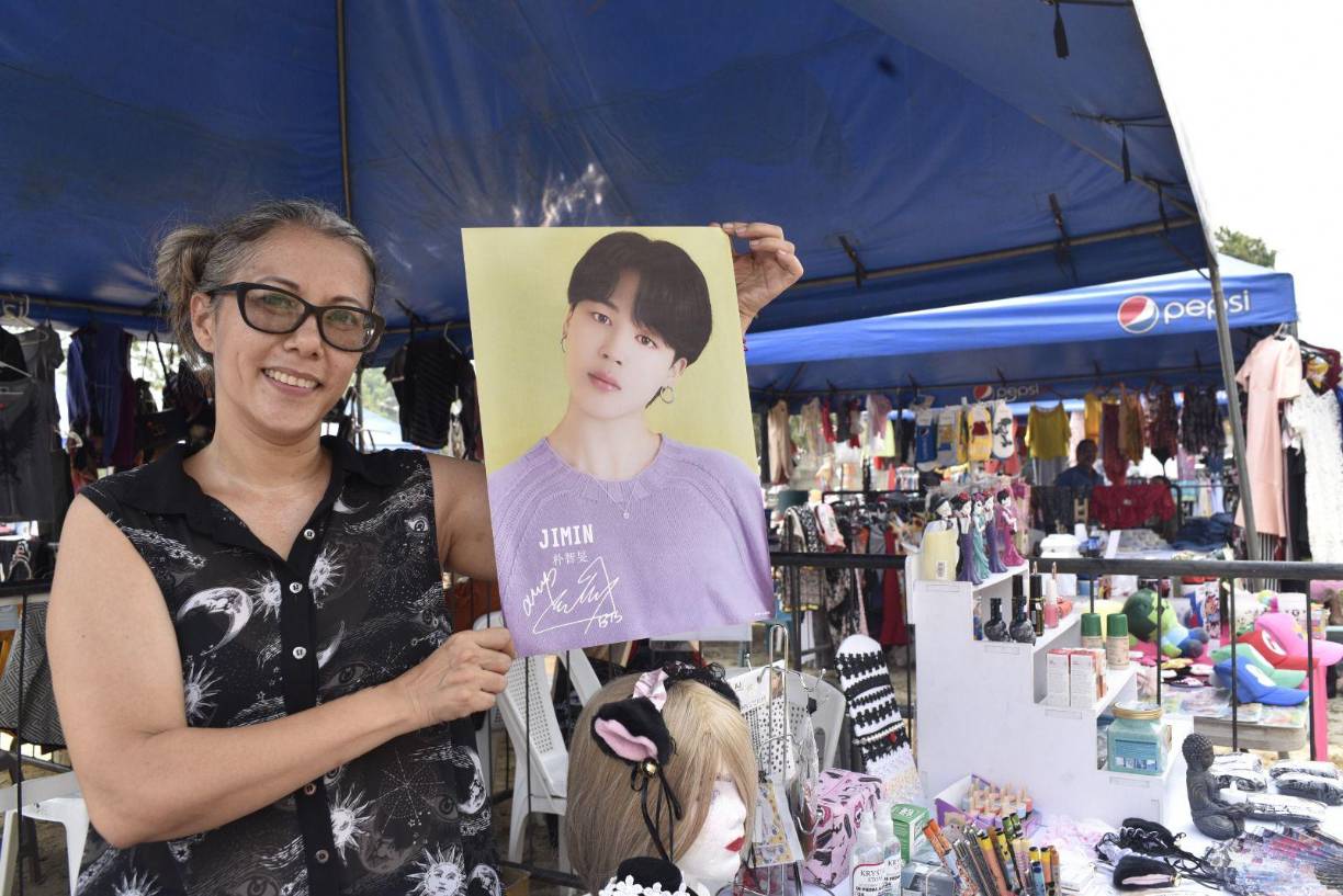 En un ambiente familiar y agradable se desarrolla la tan esperada segunda edición del Flea Market o mercado de pulgas de Diario LA PRENSA. El evento que busca promover el consumo sostenible y el emprendimiento en la Capital Industrial.