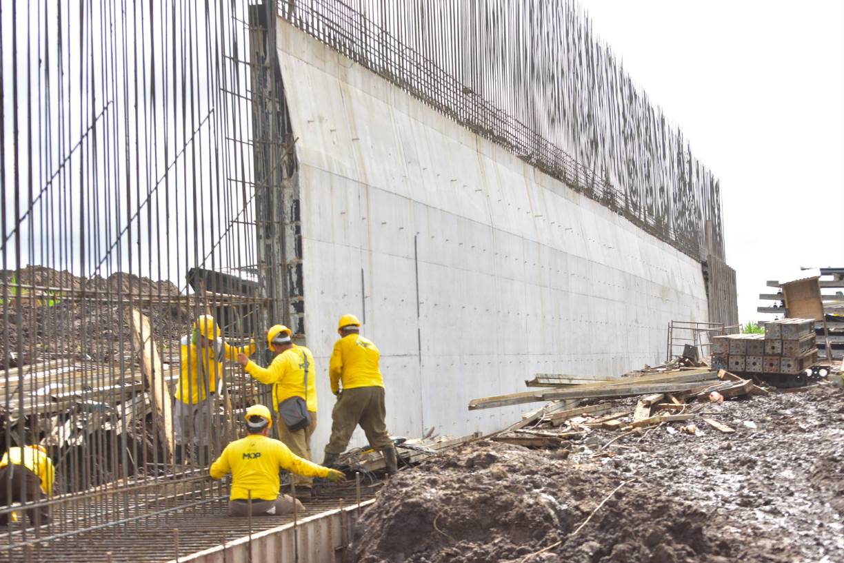 “Hace exactamente un mes, les anunciaba la construcción del centro de confinamiento del terrorismo (...), estará listo dentro de 60 días”, aseguró el mandatario en su cuenta de Twitter.