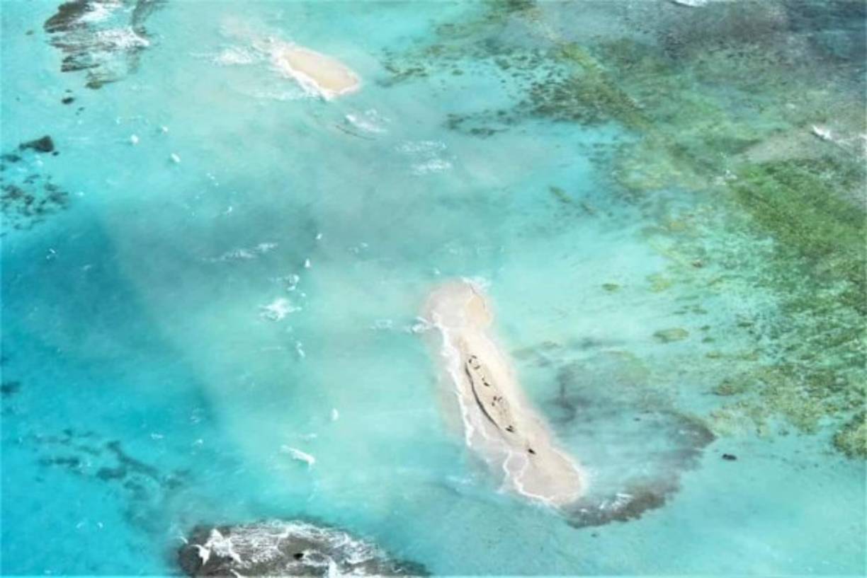 Apenas unos pocos montículos de arena quedaron en la superficie tras el azote del ciclón Walaka.