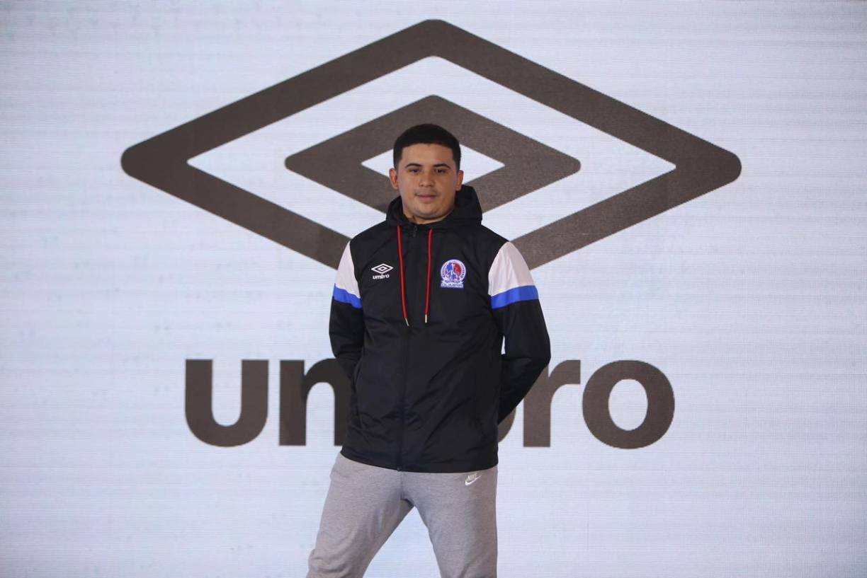 “Como grupo de tiendas deportivas más grande en el país, con 16 puntos de venta, Sportline anuncia a todos los fanáticos del club la disponibilidad de la colección”, dice parte del comunicado de la casa que venderá la piel de Olimpia.