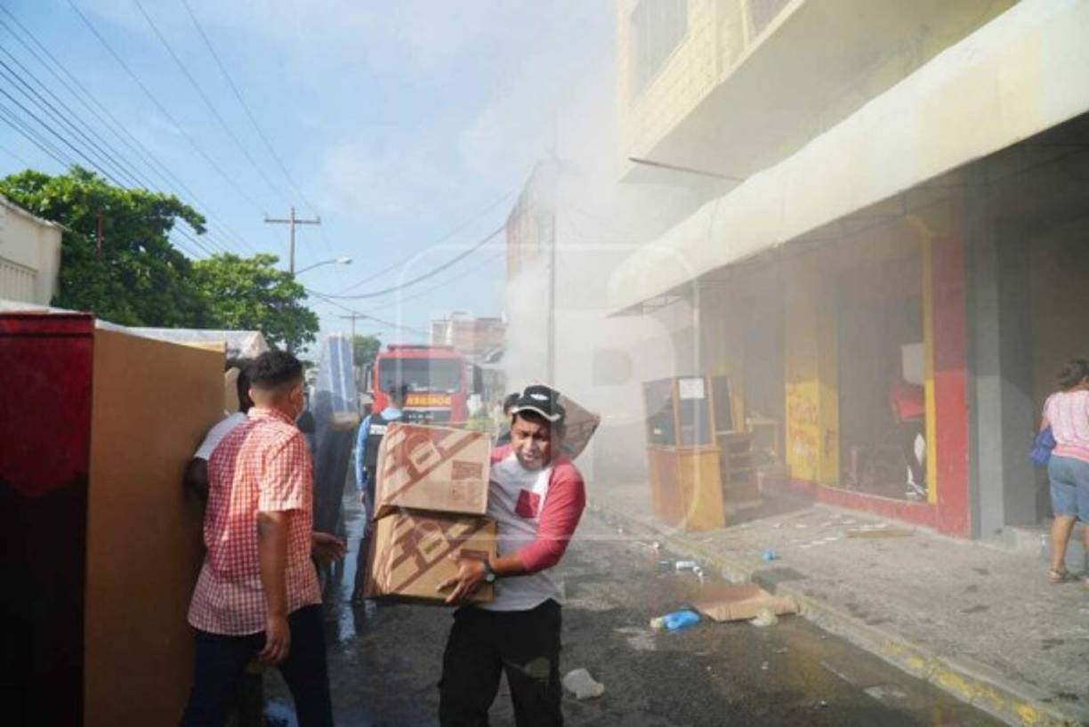 'Por el momento es demasiado pronto para decir qué sucedió; sin embargo, se entregará el informe correspondiente', dijo uno de los apagafuegos.