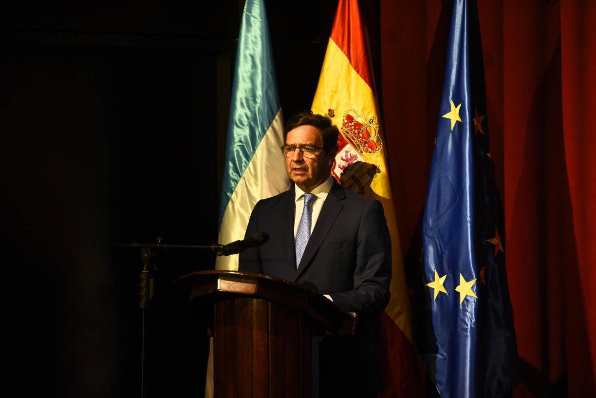 Diego Nuño García, embajador de España en Honduras estuvo presente en el evento. Durante su discurso destacaron sus palabras en apoyo a los afectados por el fenómeno natural DANA, también su discurso sobre la historia de la conquista española en América para concluir con su agradecimiento por la amena recepción en San Pedro Sula. 