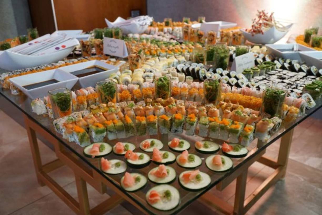 Sabor japonés La isla de sushi fue espectacular y creada por Sushi Itto exclusivamente con recetas propias para la boda Facussé Andonie.