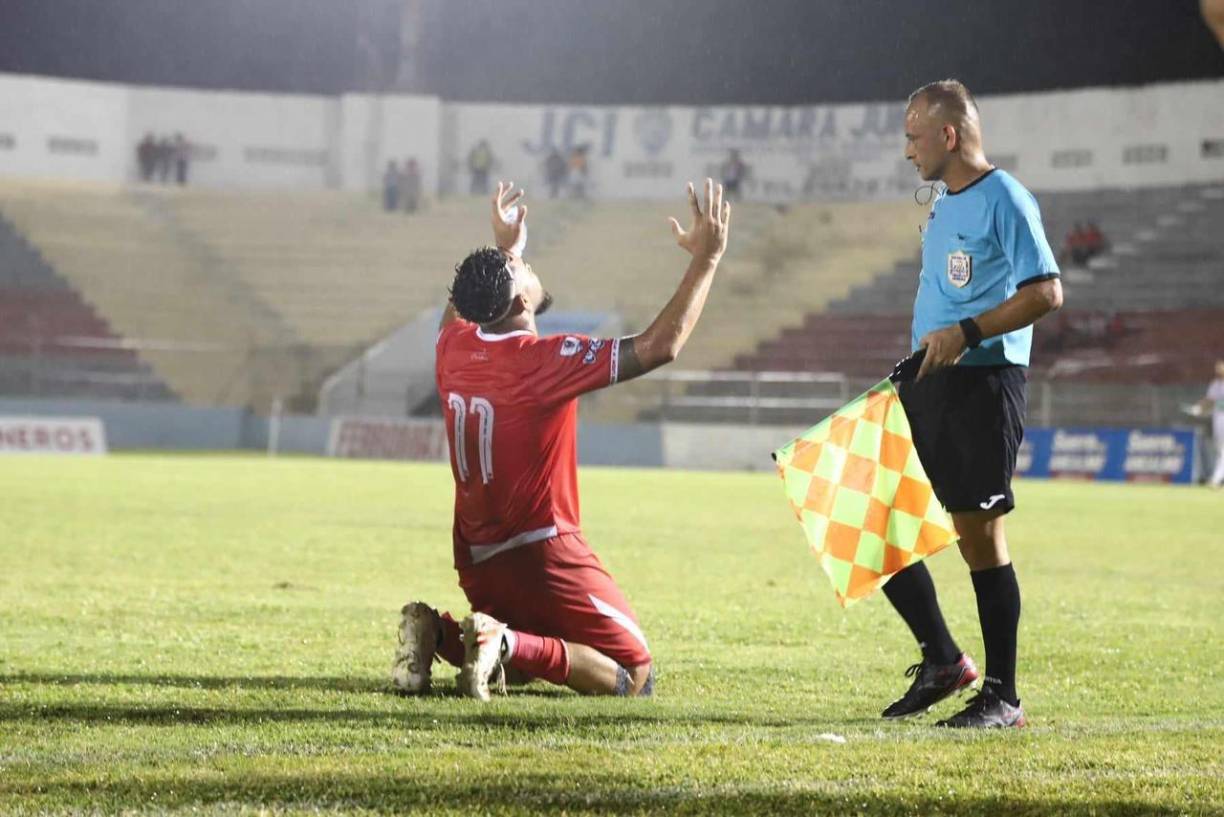 Los cocoteros se ilusionaban tras igualar el marcador, pero no esperaban la reacción de los visitantes.