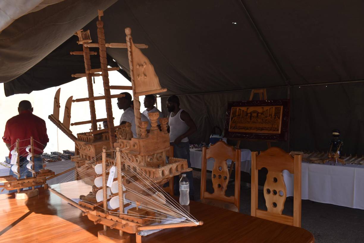 Piezas de arte hechas con madera, elaboran los presidiarios, obras que logran vender con sus parientes fuera de la prisión. Ahora estos artesanos tendrán la oportunidad para convertirse en emprendedores.