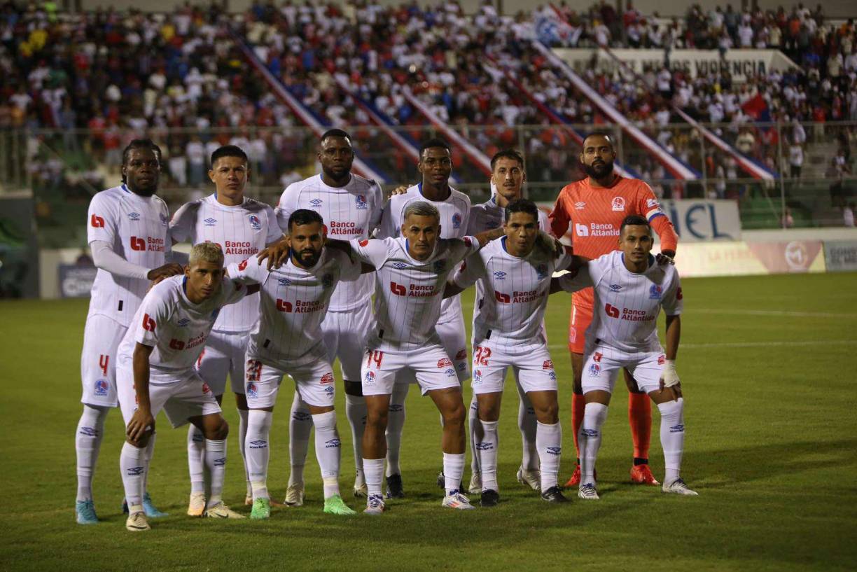 2) Olimpia (Honduras): Olimpia, por tercer mes al hilo, no puede desbancar al Saprissa, el equipo que lidera la lista como el mejor de Centroamérica, según Concacaf.