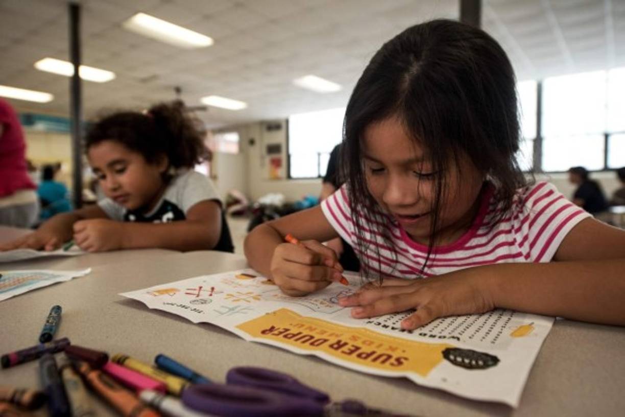 Las órdenes de evacuación alcanzaron a unas 1.7 millones de personas en Carolina del Norte, Carolina del Sur y Virginia que emprendieron camino el miércoles para refugiarse de la tormenta.