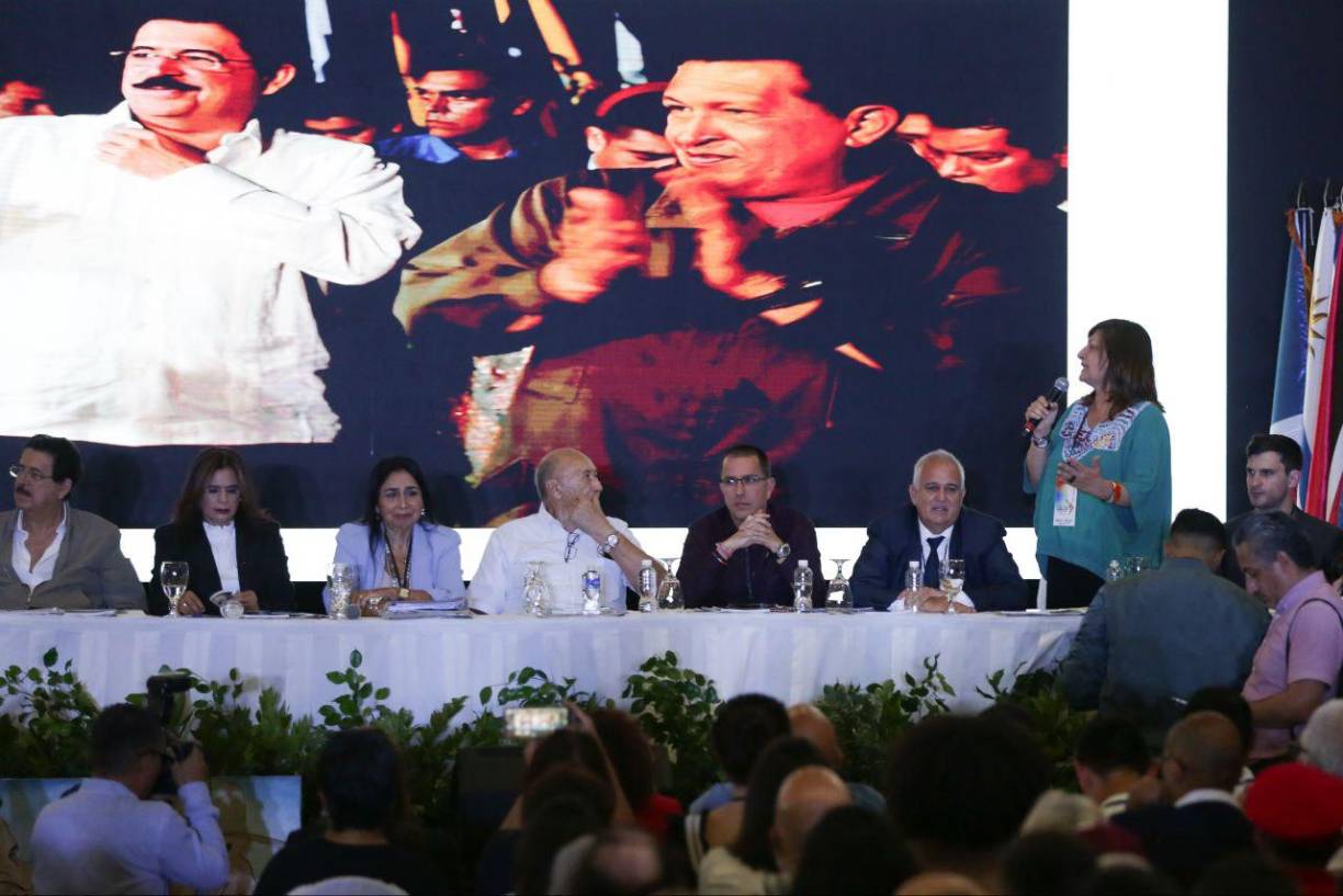  Hizo un llamado a “la unidad interna” de los pueblos, la izquierda y la fuerza progresista, pues “lo único que derrota al imperialismo es la unidad”, y pidió a los políticos y activistas de izquierdas “no dejarse llevar por ambiciones de poder”.