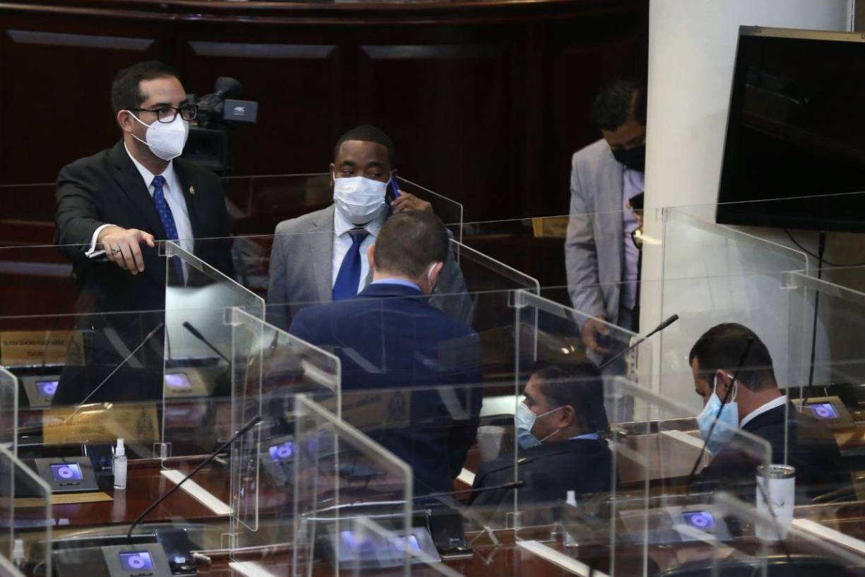 “¡Traidores! ¡Vende patria!”: Ambiente en la primera sesión del Congreso Nacional