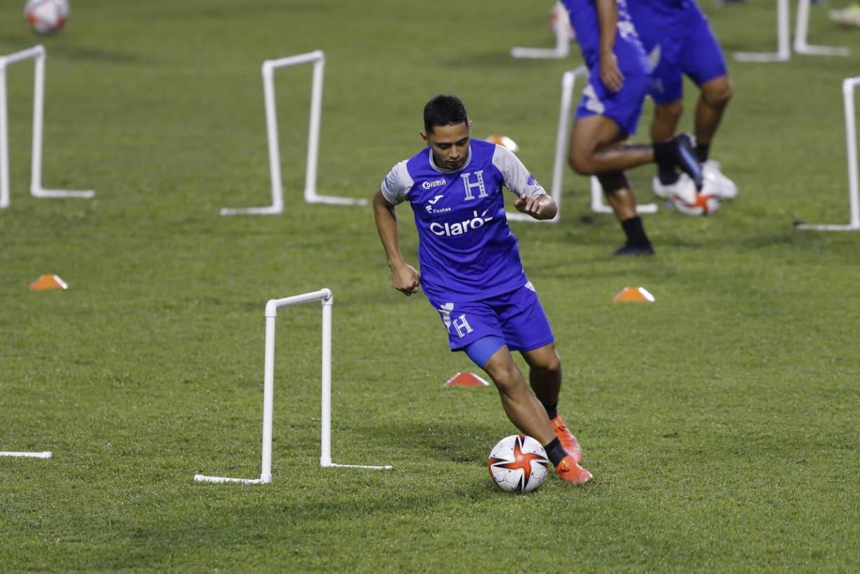 Diego Rodríguez: Será el lateral por la banda izquierda. 