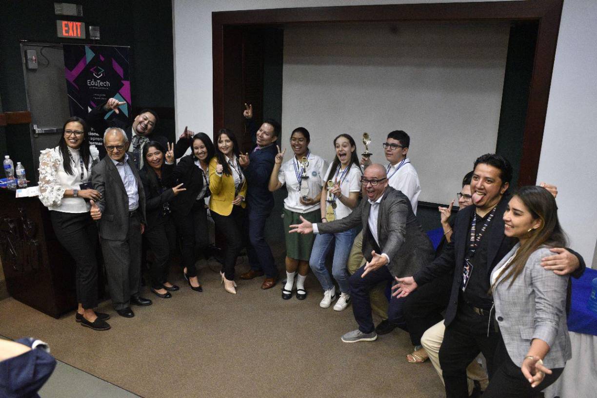 Explicó que ahora sigue la fase de preparación para la Competencia Mundial de Especialistas en Microsoft Office que se llevará a cabo en Orlando, Florida y donde participarán más de 50 países.