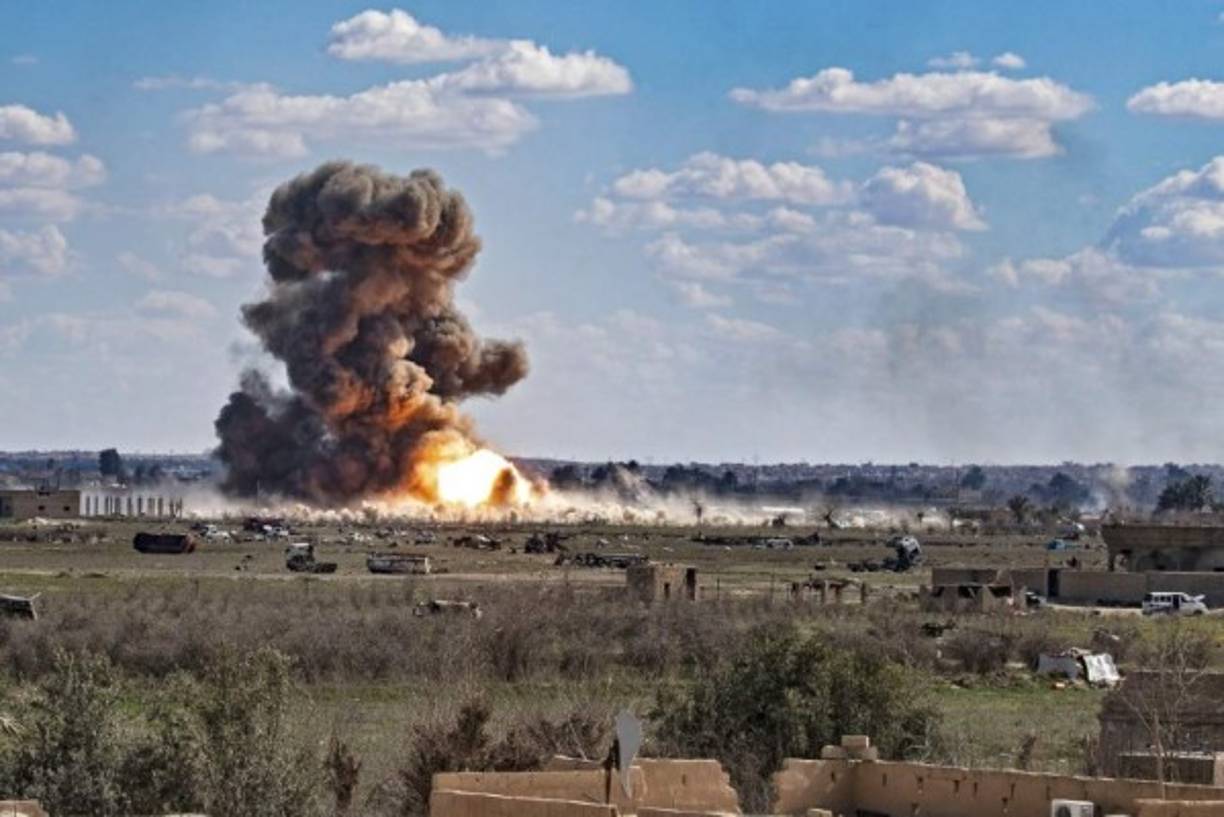 Después de un crecimiento vertiginoso en 2014, Isis había proclamado un 'califato' que cubría un enorme territorio entre Siria e Irak, donde aplicó una interpretación radical del Islam.