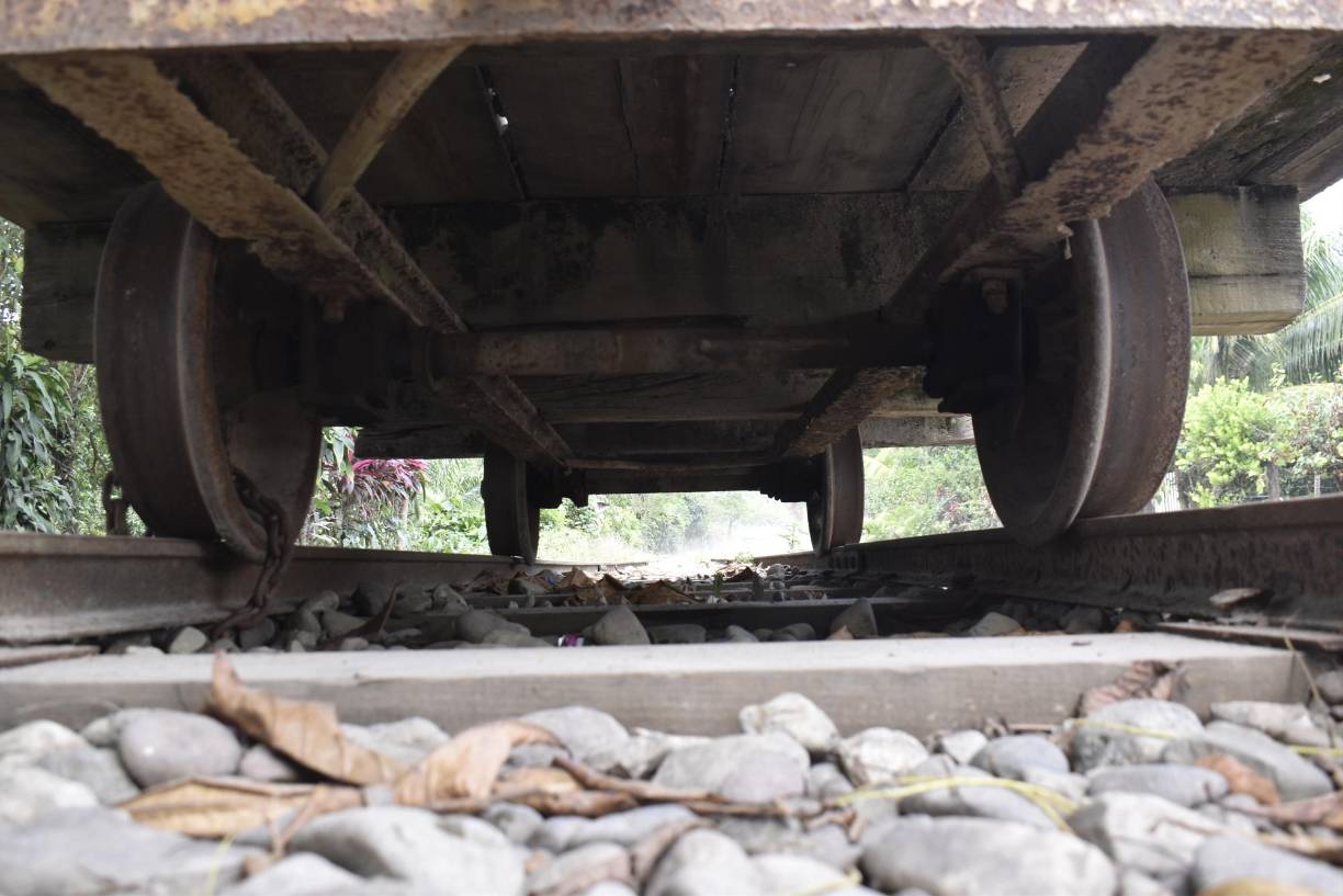 Todavía aquí se respira un pasado donde el tren movía productos hacia un pequeño atracadero que existió en la laguna de Cuero y Salado.