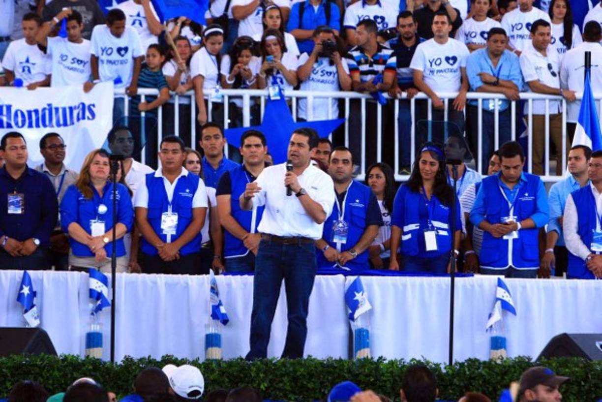 El mandatario Juan Orlando Hernández reiteró su compromiso de hacer un buen gobierno.