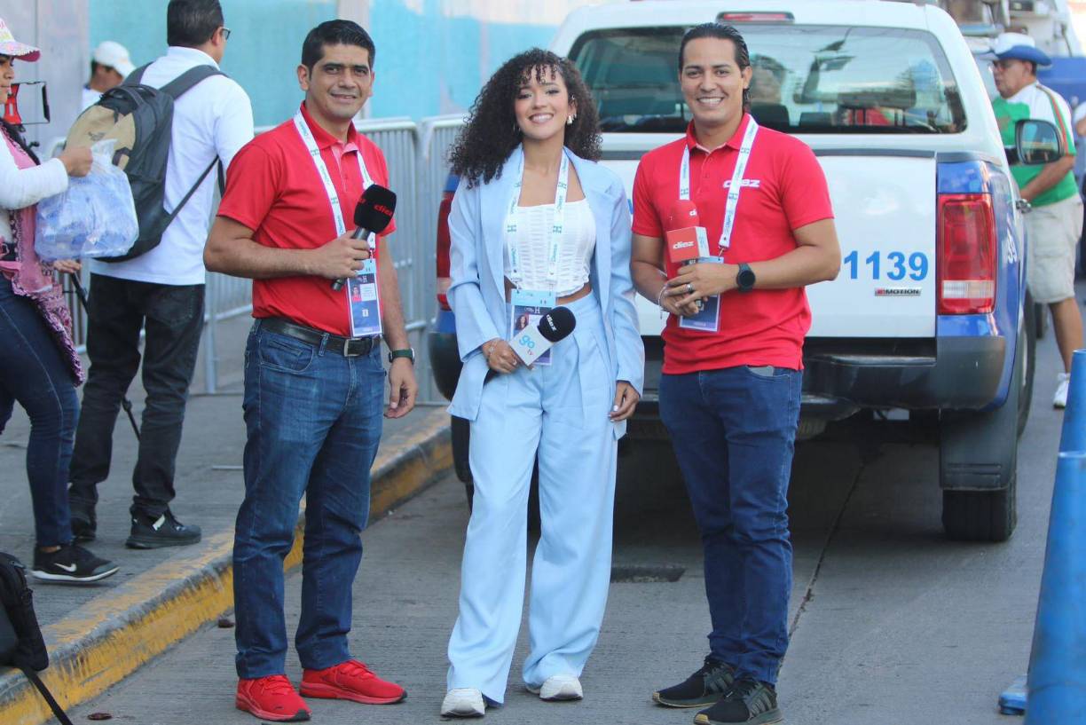 Nuestra hermosa enviada especial, Emma Ramos, enamoró con su presencia en el Chelato Uclés y en compañía del gran equipo de Grupo OPSA nos han informado a detalle de lo que sucede. 