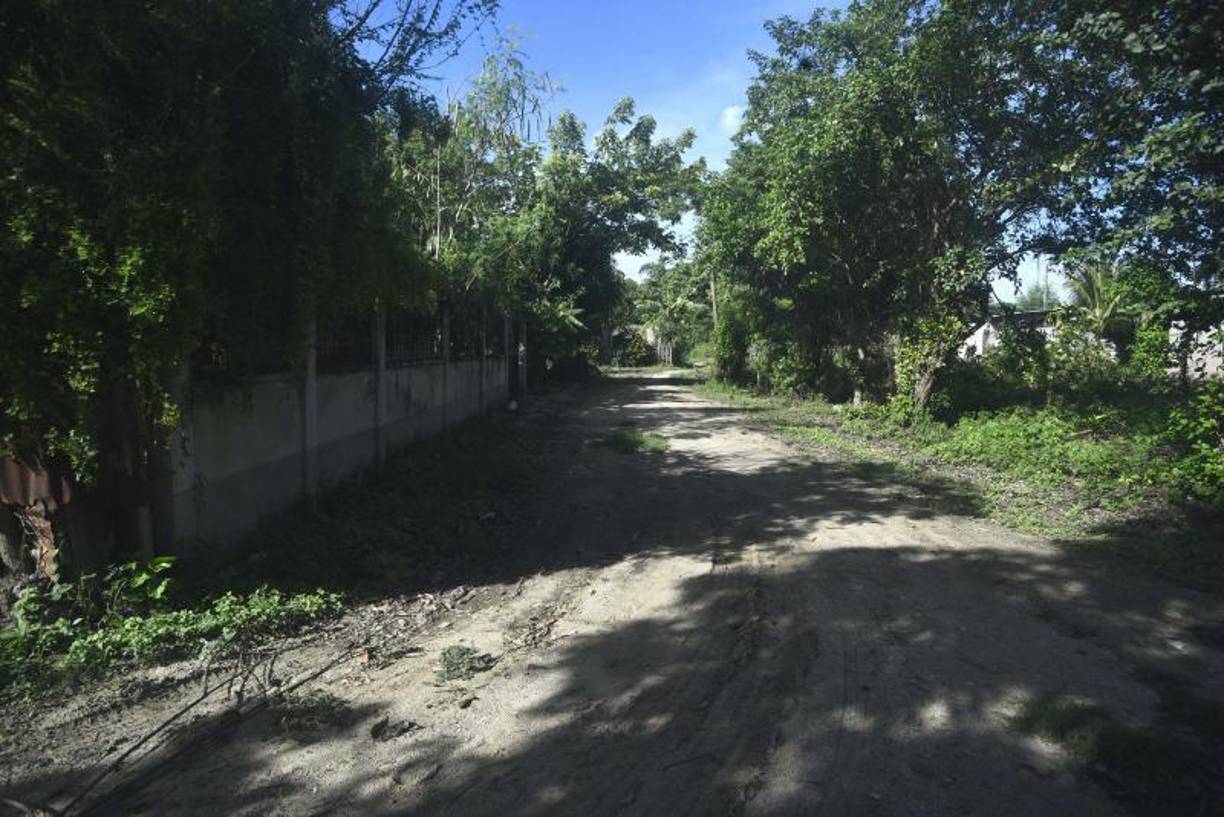  Incluso, se relató entre murmullos que en las últimas semanas, durante el día y la noche han estado escuchando de cerca gritos de personas que están torturando.