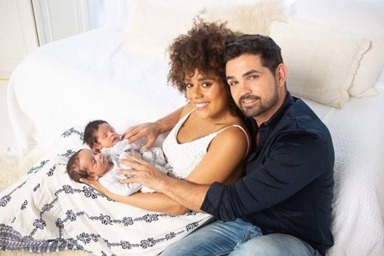 En su primer mes de vida Dante fue diagnosticado con meningitis, una enfermedad infecciosa provocada por virus o bacterias.<br/><br/>“En el hospital empezaron a hacer una evaluación donde nos dijeron básicamente que estaban seguros que era una constipación pero que por alguna razón querían hacerle también una prueba de sangre. Mientras le hacían la prueba de sangre vino nuestra sorpresa [ya que] el niño empezó a convulsionar, es una experiencia que no le deseamos a ningún padre por supuesto. Y todo eso derivó en un cambio de hospital inmediato donde profundizaron mucho más en la situación, muchos análisis y se dieron cuenta de que tenía una inflamación en el cerebro y de la médula espinal a causa de una bacteria [que contrajo]”, explicó el actor mexicano.<br/><br/>