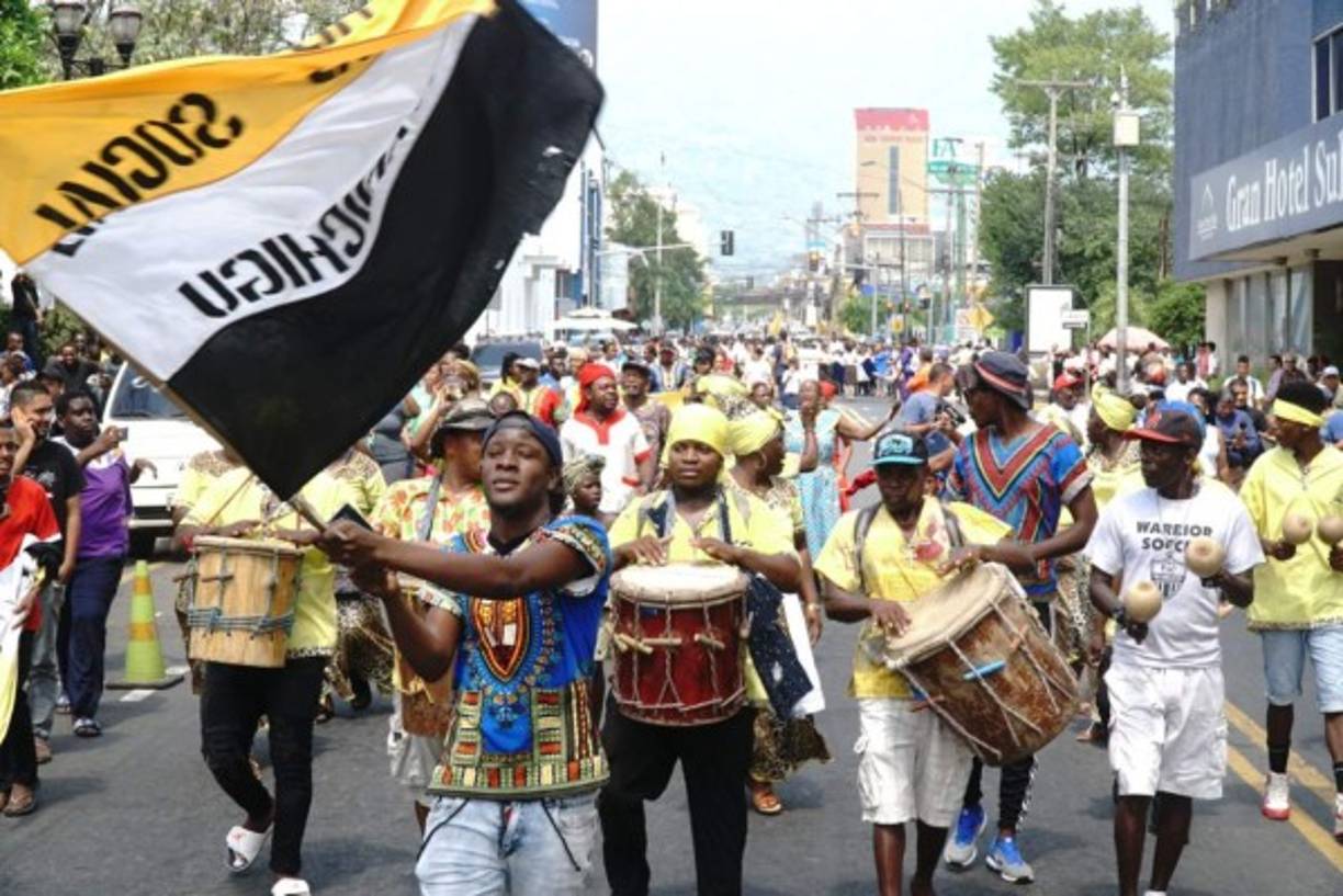 La cultura garífuna, que en esta fecha cumple 221 años desde su llegada a Honduras, se ha convertido en parte integral de la hondureñidad; y la comunidad de afrodescendientes hondureños lo celebra por todo lo alto.
