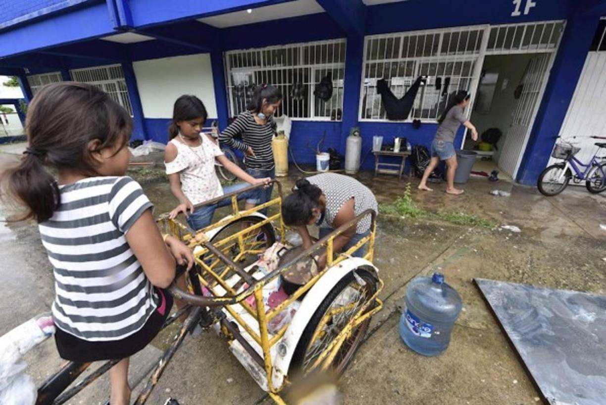 Las autoridades estatales anunciaron que el pronóstico de lluvias para el resto del día ha bajado debido a un arrastre de humedad causado por la tormenta tropical Gamma, proveniente de la península de Yucatán, además se prevé que las precipitaciones más fuertes sean de entre 50,1 y 75 milímetros.