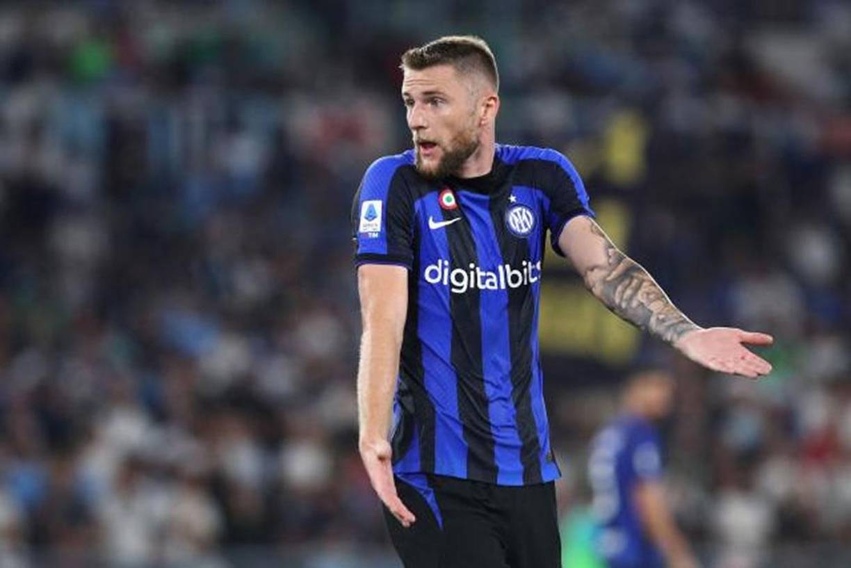 Según RMC Sport , el Paris Saint-Germain ha presentado una oferta este último día de mercado al Inter por el central Milan Skriniar. De acuerdo con esta información, la operación podría alcanzar los 70 millones de euros, incluidas las bonificaciones.