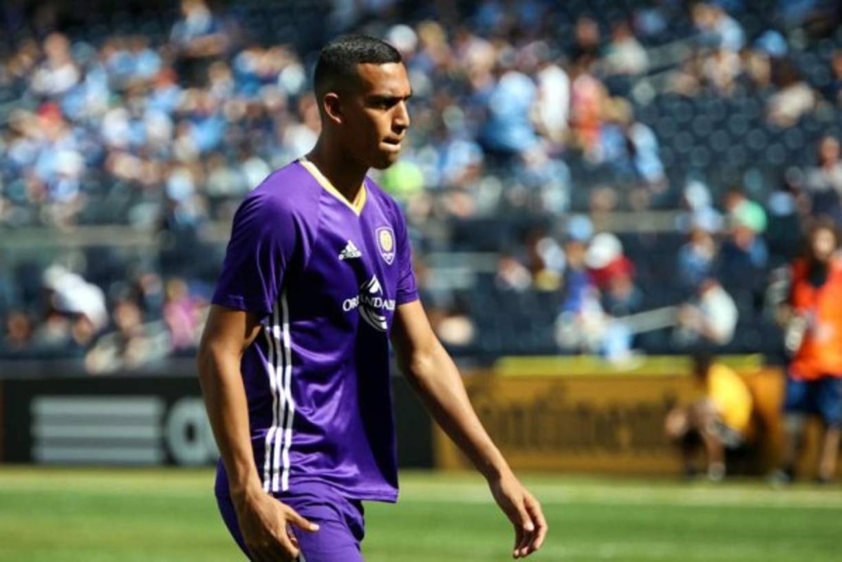 El mediocampista hondureño Devron García ha sido anunciado como el nuevo fichaje del Real España, el volante catracho llega procedente del Orlando City de la MLS .