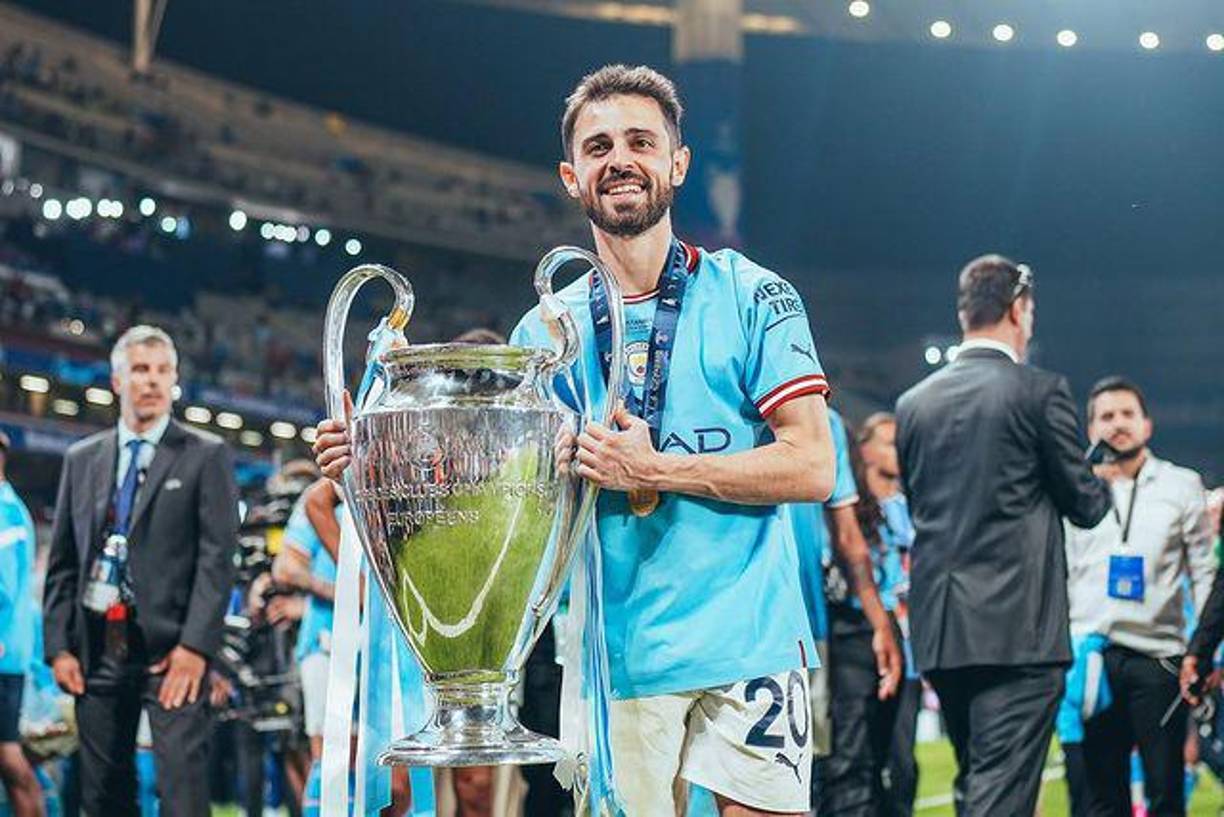 Según cuenta ‘Mirror’, el Manchester City estaría dispuesto a ofrecerle a Bernardo Silva una renovación a la alta, es decir, cobraría 18 millones de euros por temporada.