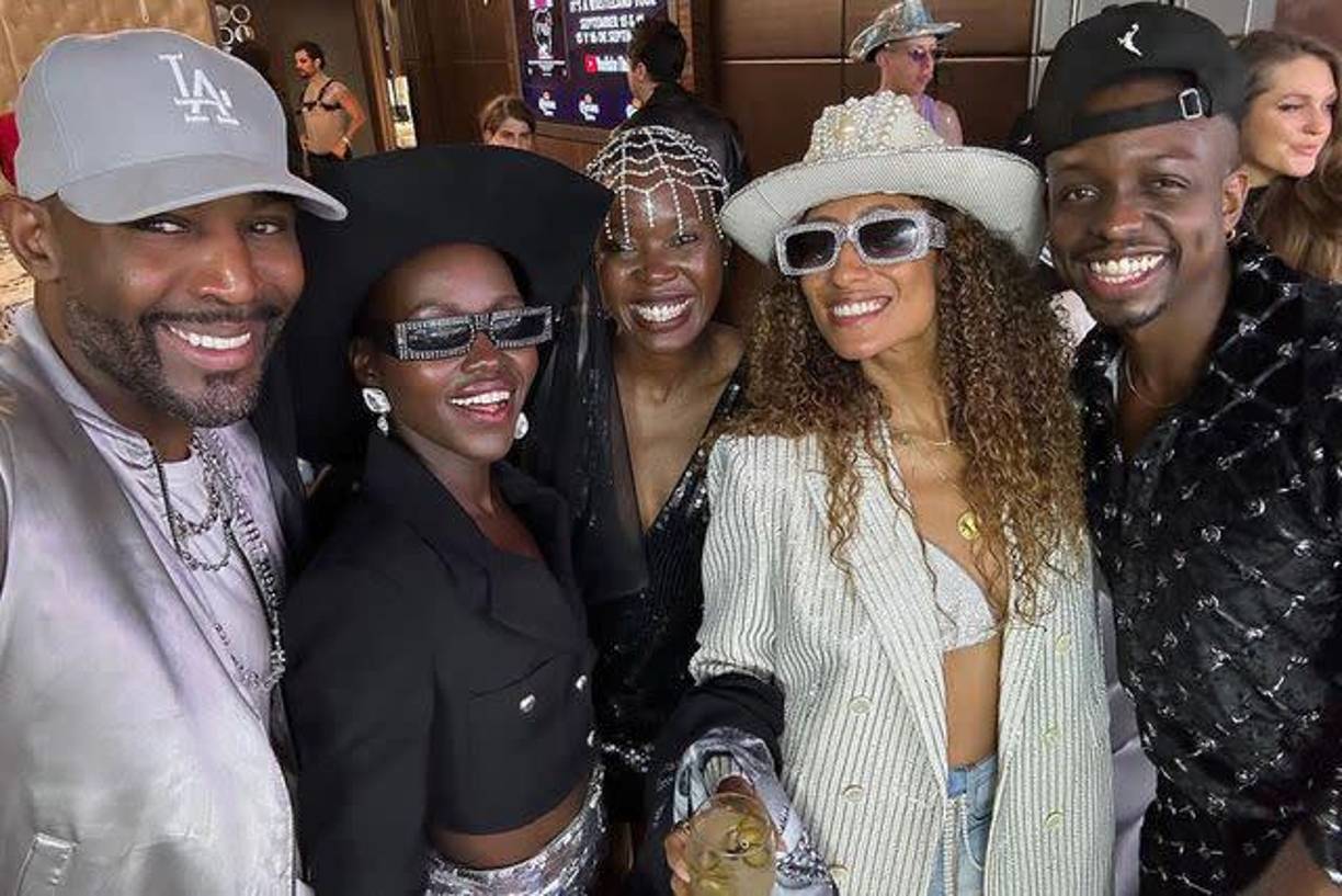 Karamo Brown, Lupita Nyong’o, Fiona Nyong’o, Elaine Welteroth y John Singletary.