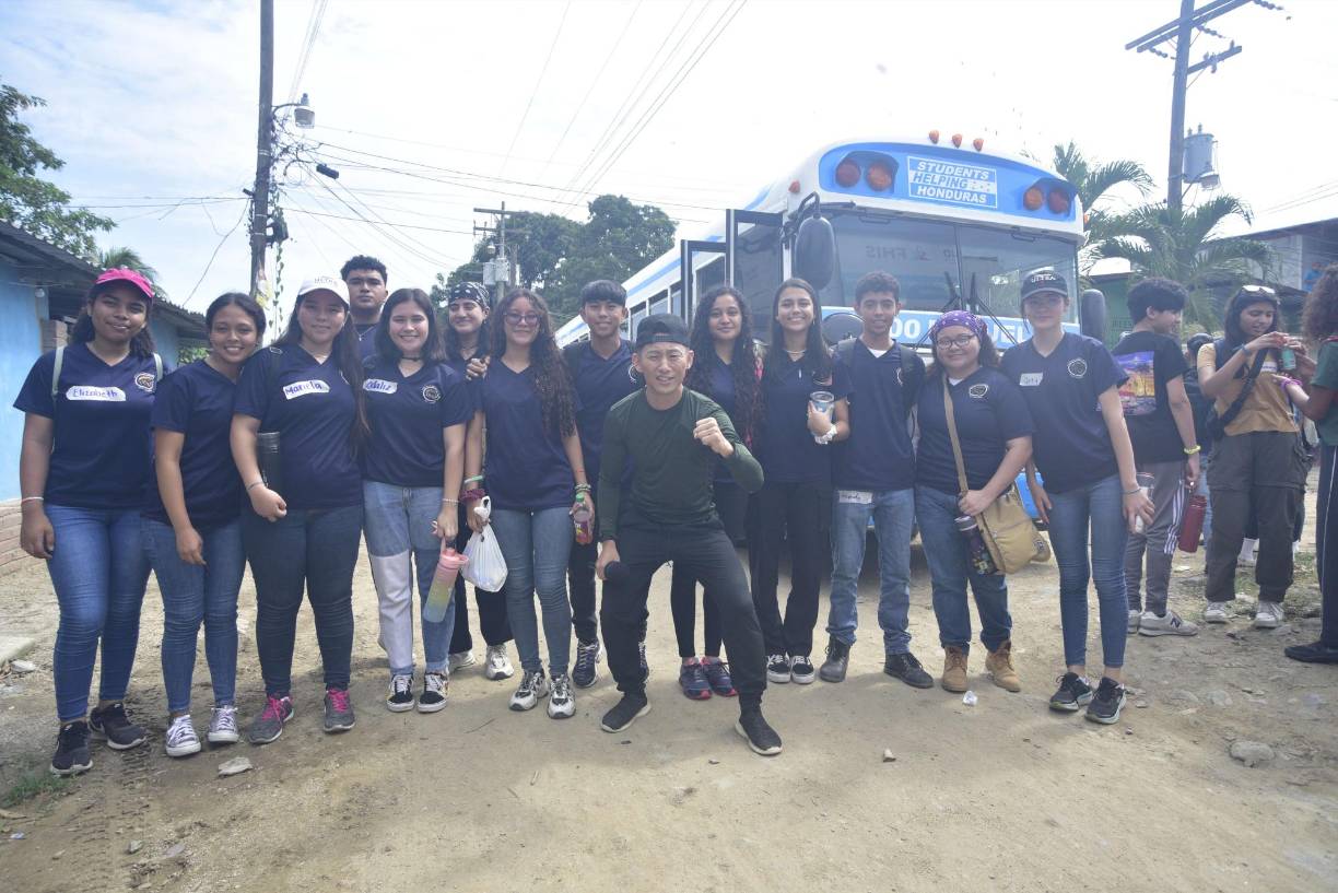 “No tenemos mucho tiempo para construir, porque viene la temporada de huracanes, la meta es terminar antes de todo eso”, finalizó.