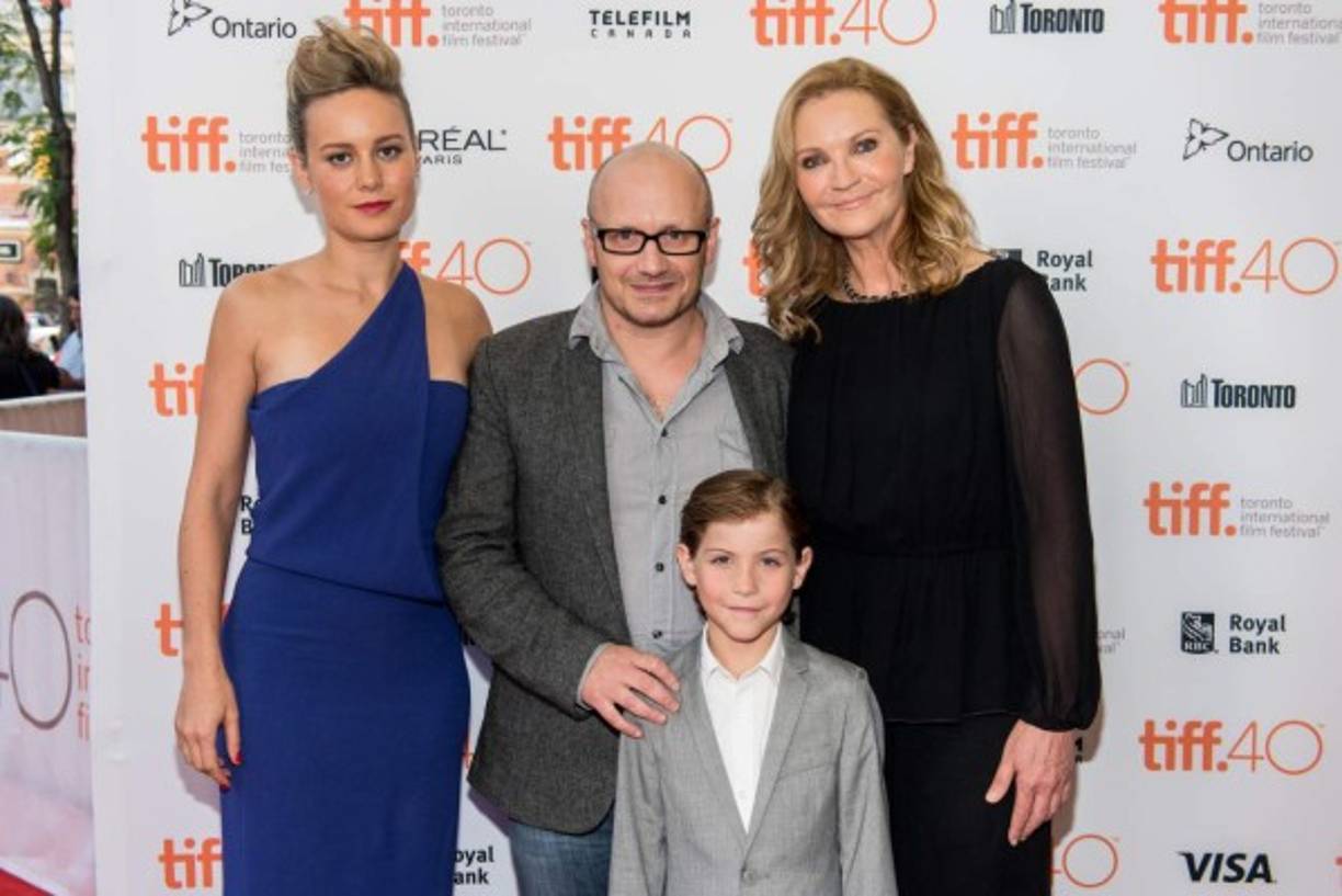 Brie Larson, con el director de Room Lenny Abrahamson y el actor Jacob Tremblay y Joan Allen.