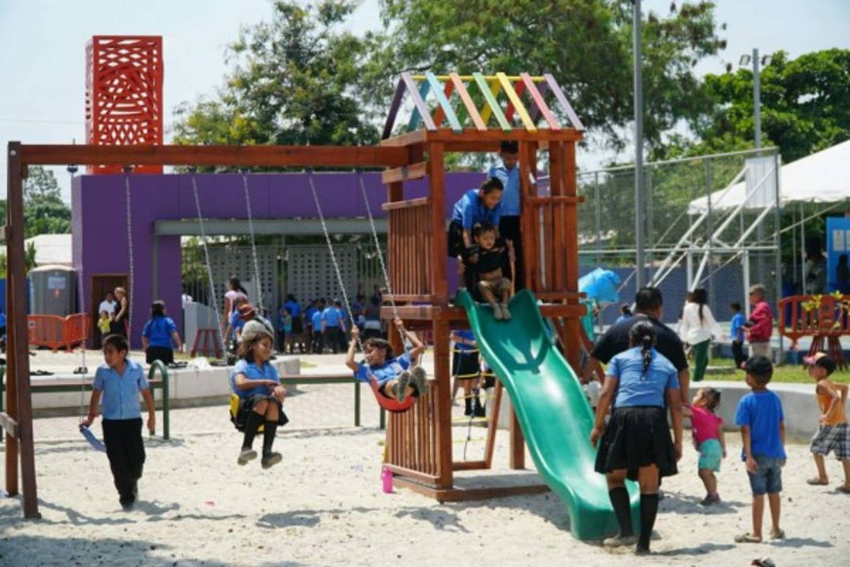 La inversión del megaparque asciende a 13.5 millones de lempiras y beneficiará a los pobladores de nueve colonias.