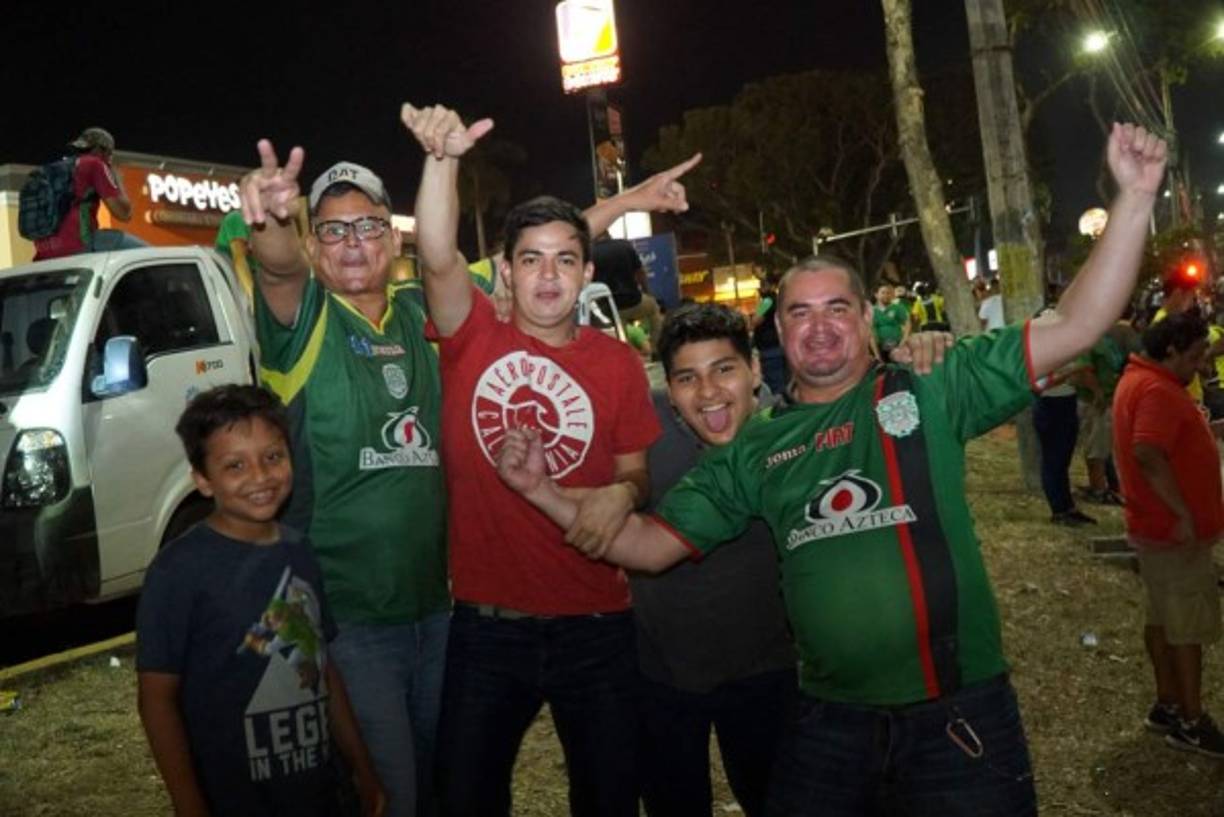 Pequeños y grandes celebraron el título del Marathón.