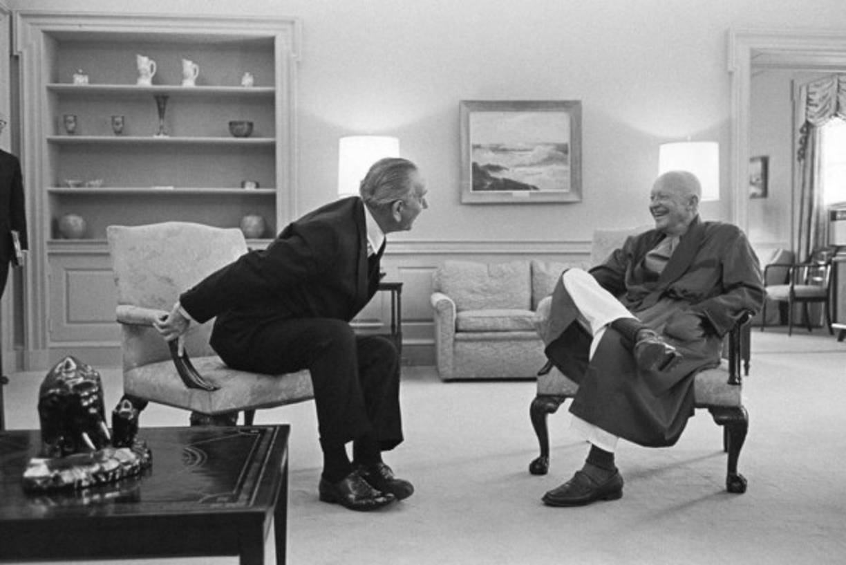 A lo largo de la historia, todos los presidentes estadounidenses han recibido tratamiento en este hospital militar incluyendo a Dwight D. Eisenhower, quien en 1968 recibió la visita del entonces presidente Lyndon B. Johnson en la suite presidencial.