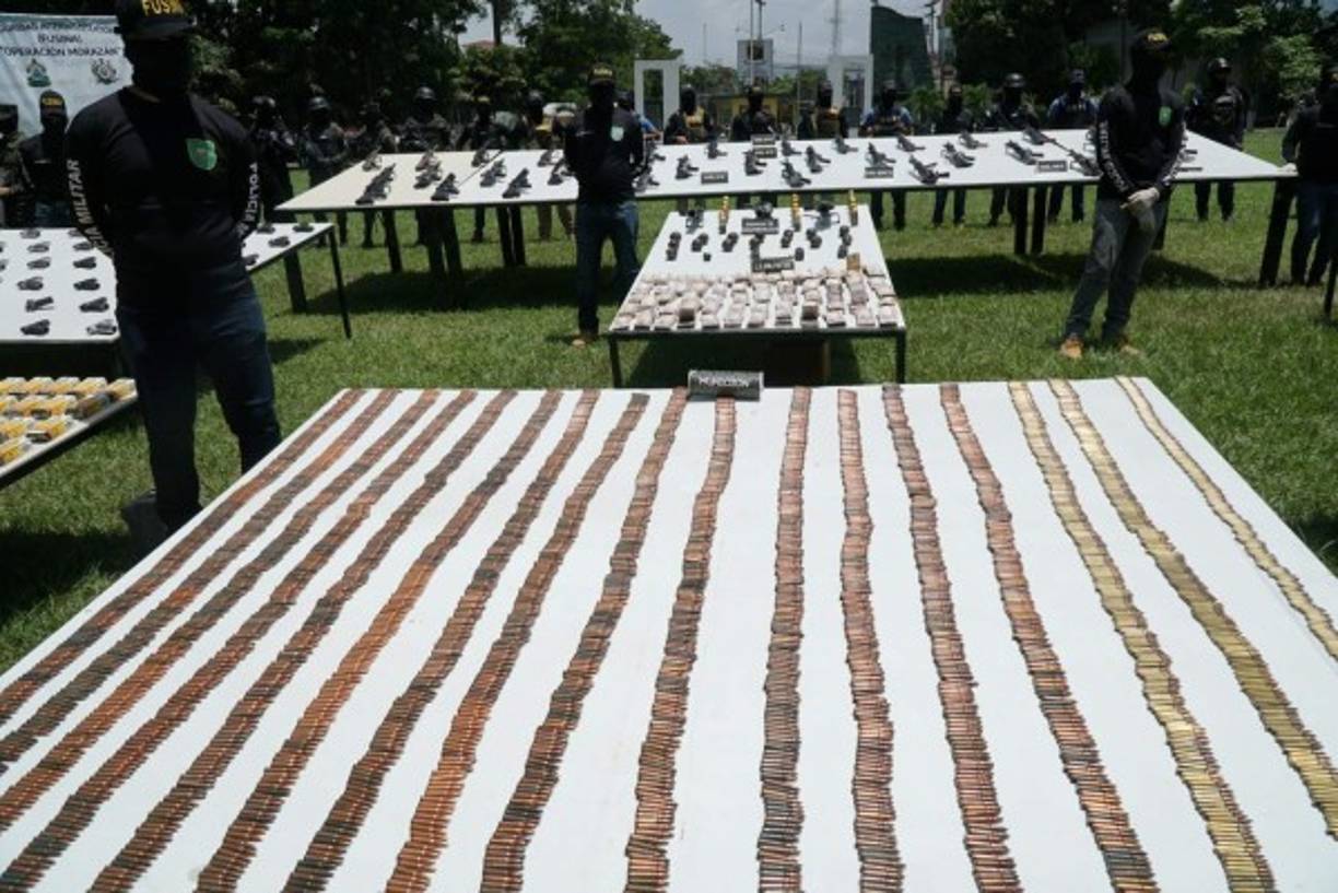 Miembros de la Fusina que participaron en el operativo.