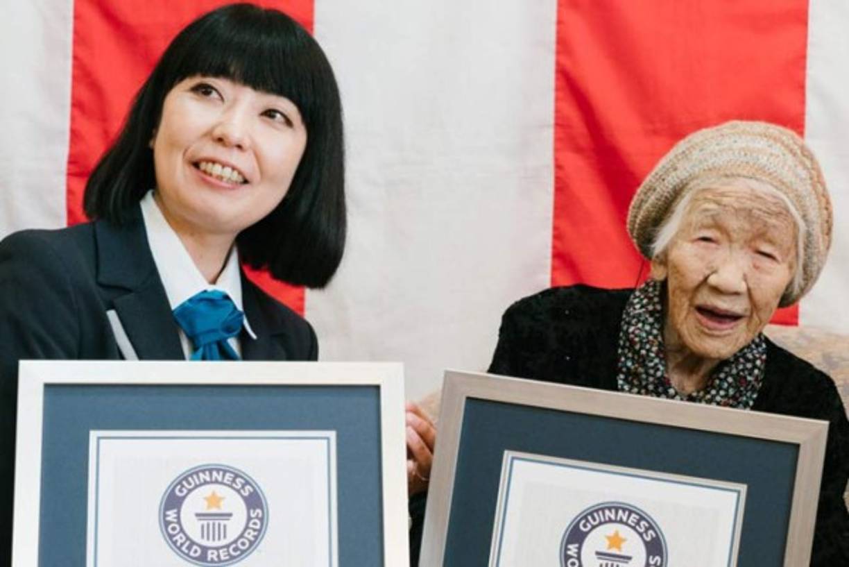 Durante la ceremonia de presentación del récord, Kane recibió una caja de bombones que ella abrió inmediatamente y comenzó a comer. <br/><br/>Más tarde se le preguntó cuántos chocolates quiere comer hoy y respondió: '100'