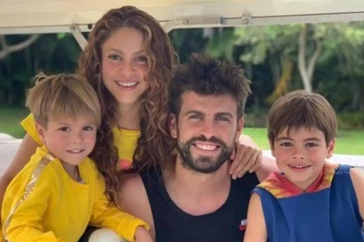 Hace tres años la cantante dejó su residencia en Barcelona, España, tras su separación de Gerard Piqué, para irse junto a sus hijos, Milan y Sasha a Miami, EUA. 
