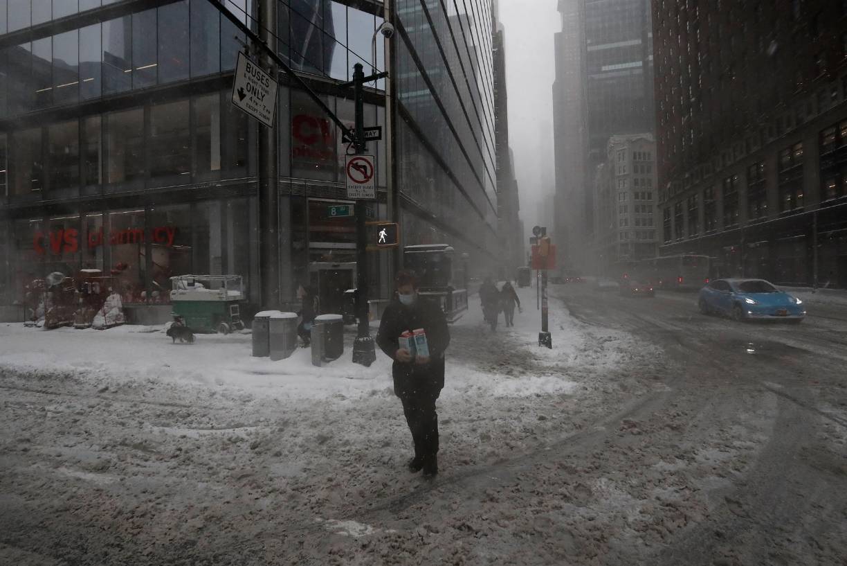 Tras el paso de la tormenta, el noreste del país y la zona de los Apalaches está amenazada por vientos fríos que en algunas zonas pueden ser de hasta 60 kilómetros por hora y que están acompañados de importantes caídas de temperaturas que se notarán también en la meridional Florida. 
