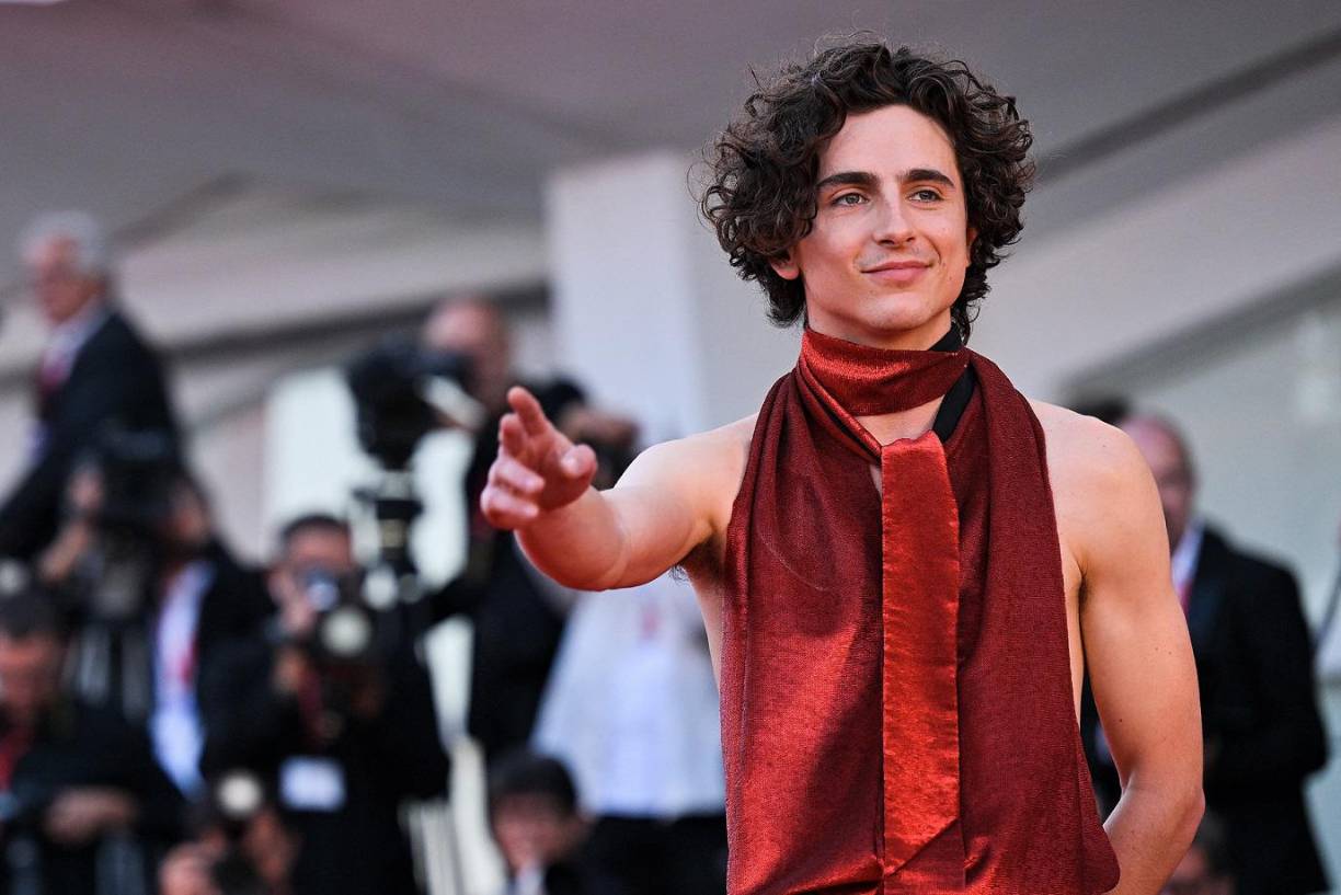 Chalamet se encuentra en la Mostra veneciana por el estreno de esta película con la que el italiano Luca Guadagnino, quien le catapultó a la fama con “Call me by your name” (2017), aspira a conquistar el León de Oro de esta 79ª edición del certamen.